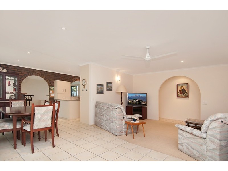 6 Murrindi Street, Minyama QLD 4575