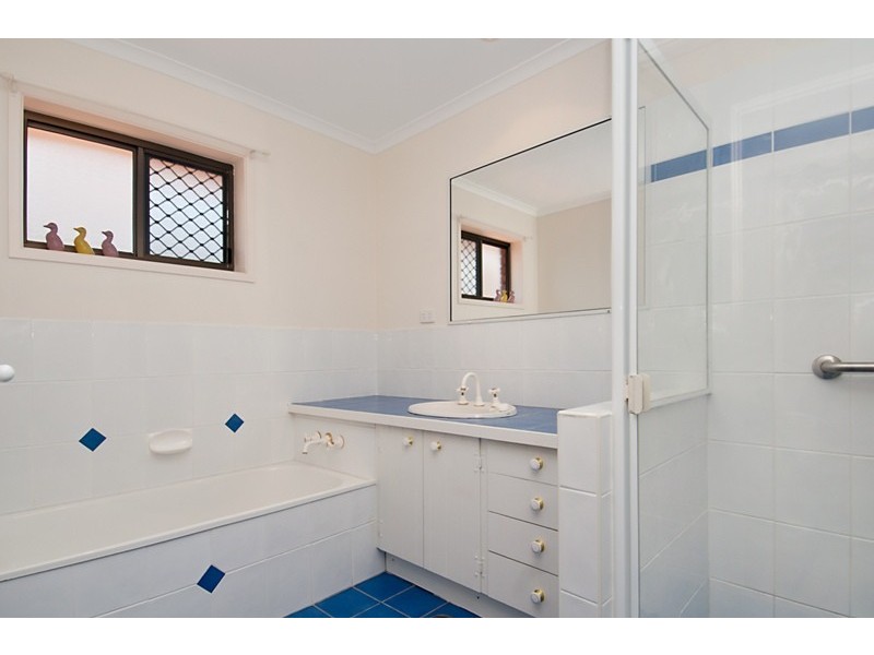 6 Murrindi Street, Minyama QLD 4575