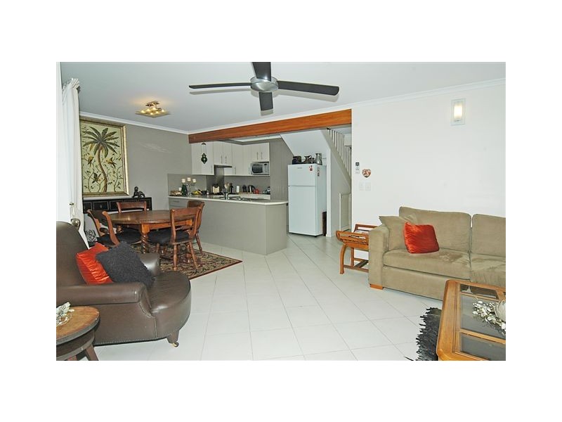 4 ‘Regency Townshouses’ 9-11 Kapala Street, Mooloolaba QLD 4557