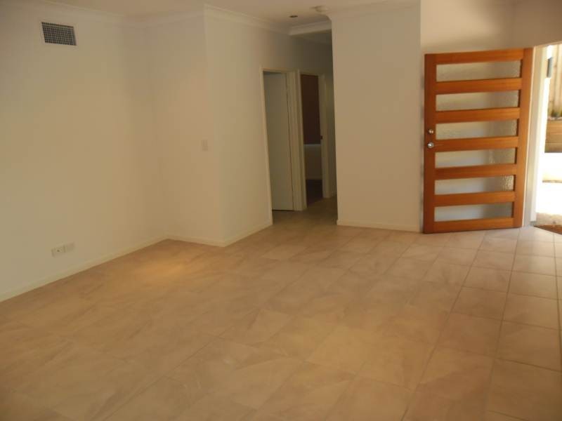 2/2 Kalinda Avenue, Mooloolaba QLD 4557