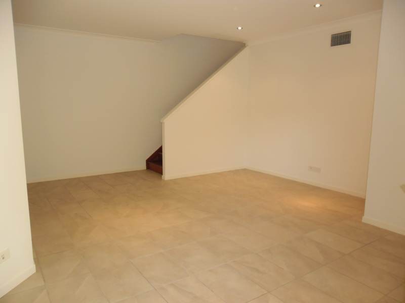 2/2 Kalinda Avenue, Mooloolaba QLD 4557