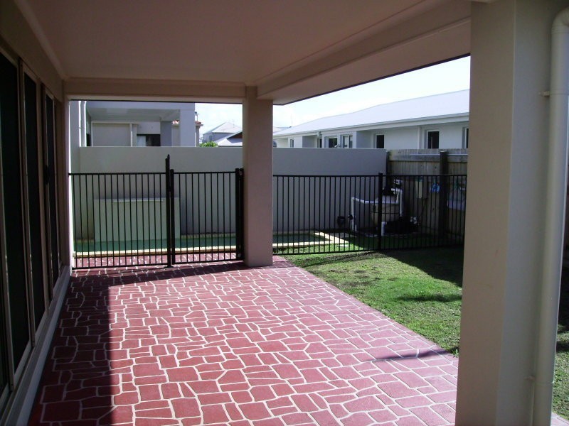 22 Tarawa Street, Kawana Island QLD 4575