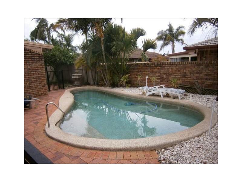 1 Kardinia Street, Minyama QLD 4575