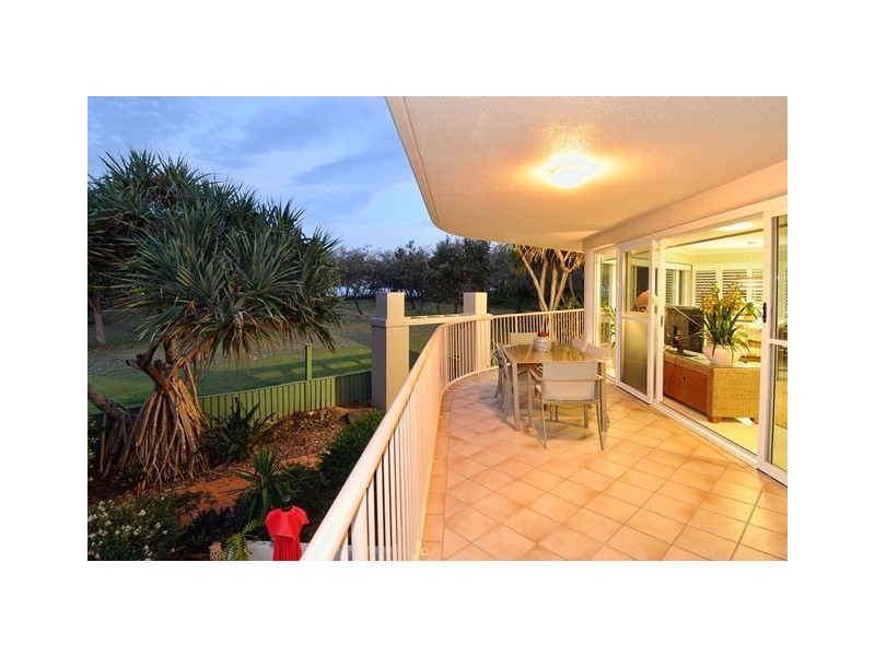 Unit 14 “Surfside on the Beach” 145 Lowanna Drive, Buddina QLD 4575