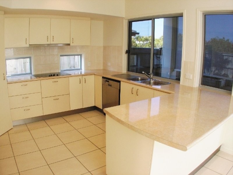 10 Zante Lane, Kawana Island QLD 4575