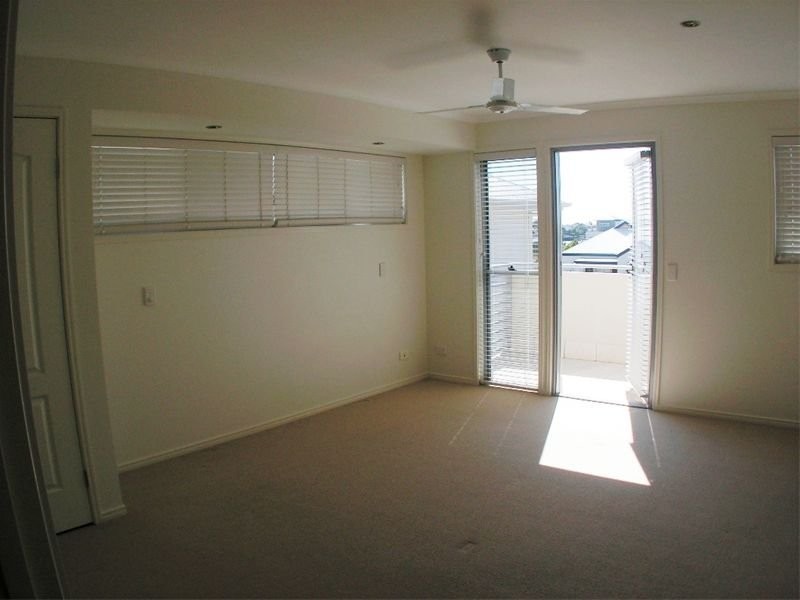 10 Zante Lane, Kawana Island QLD 4575