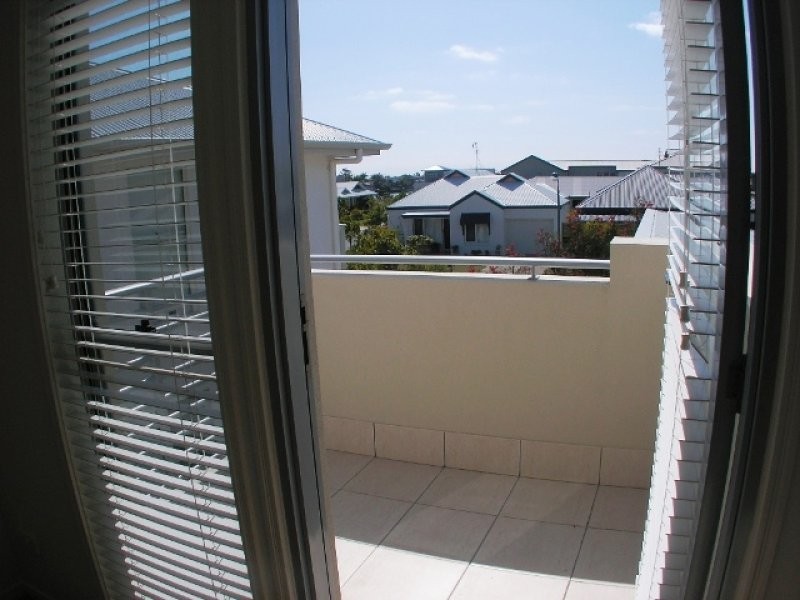 10 Zante Lane, Kawana Island QLD 4575