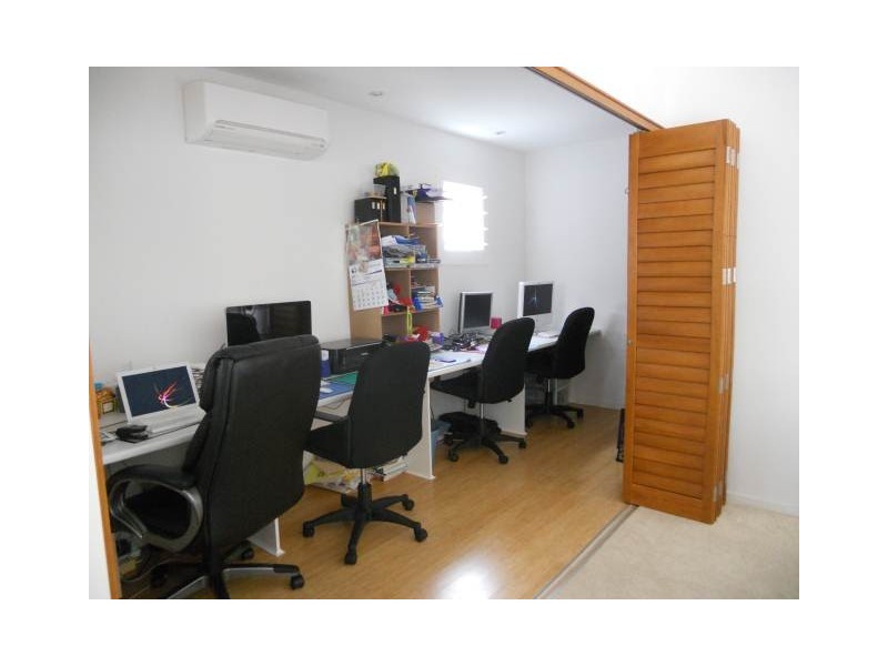 20 Mari Street, Alexandra Headland QLD 4572