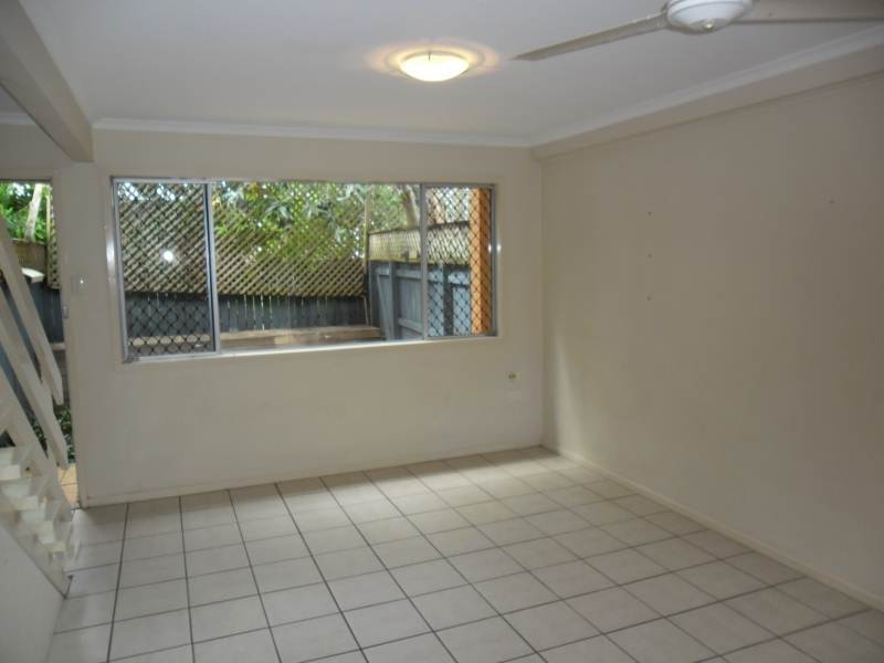 2/10 Bahlaka Street, Mooloolaba QLD 4557