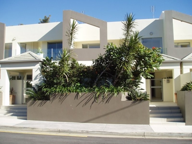4/8 Leo Crescent, Alexandra Headland QLD 4572