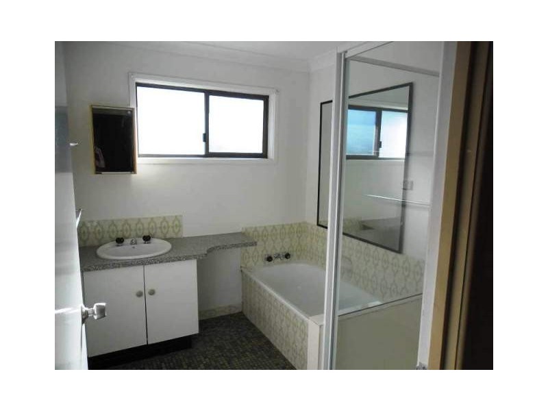 104 Nicklin Way, Warana QLD 4575