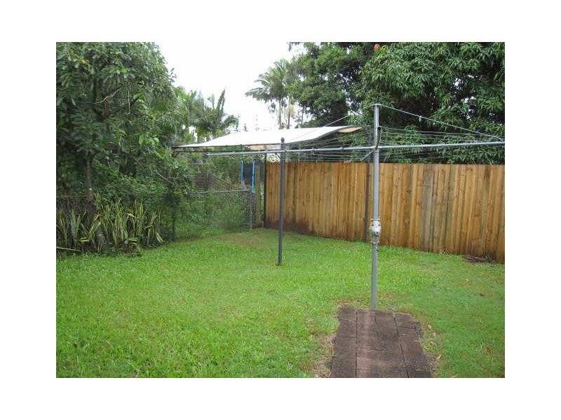2/33 Hinley Avenue, Maroochydore QLD 4558