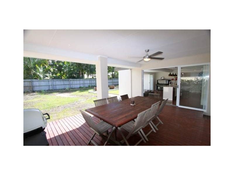 140 Goonawarra Drive, Mooloolaba QLD 4557