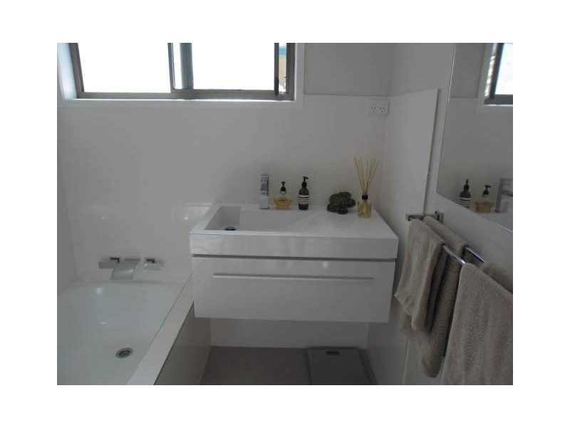 140 Goonawarra Drive, Mooloolaba QLD 4557