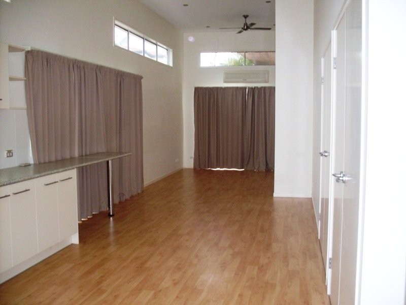 10 Mauritius Crescent, Kawana Island QLD 4575