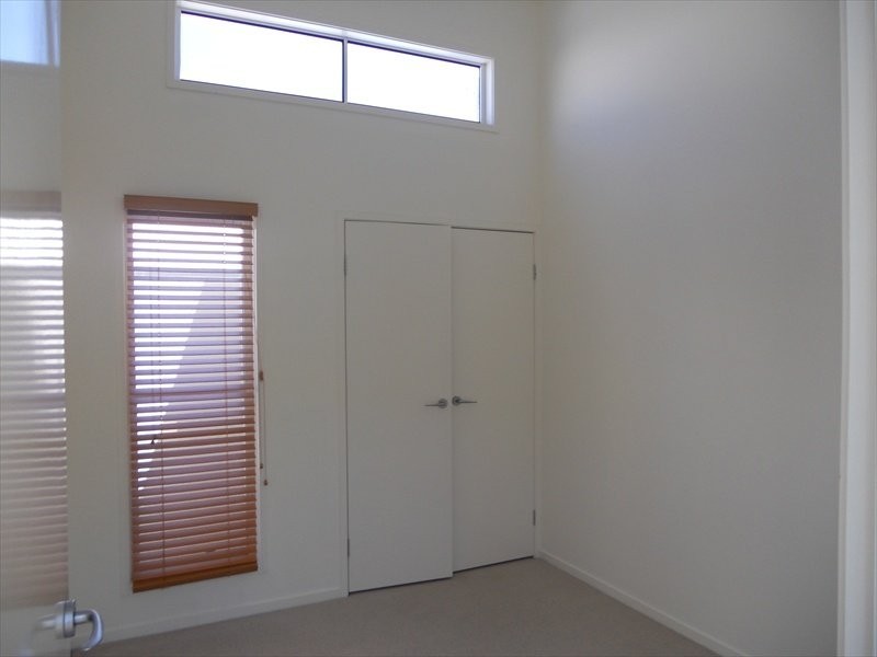 10 Mauritius Crescent, Kawana Island QLD 4575