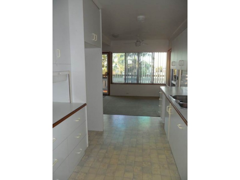 33 Buderim Avenue, Mooloolaba QLD 4557