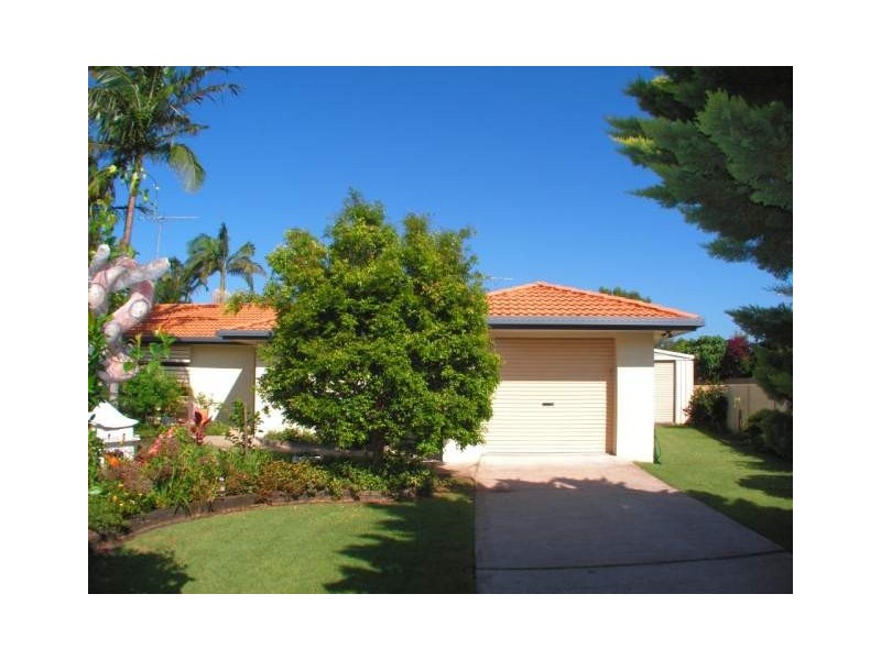 7 Kew Place, Minyama QLD 4575