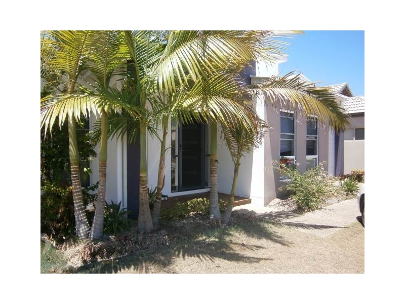 6 Flores Street, Kawana Island QLD 4575