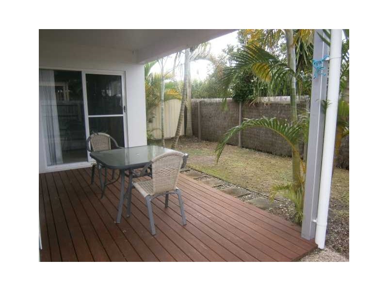 6 Flores Street, Kawana Island QLD 4575