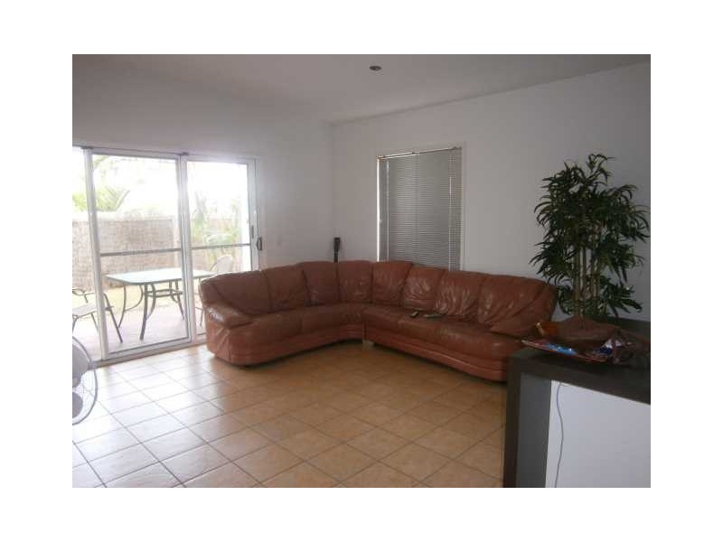 6 Flores Street, Kawana Island QLD 4575