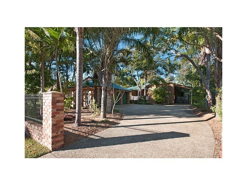 15 Karawatha Drive, Mountain Creek QLD 4557