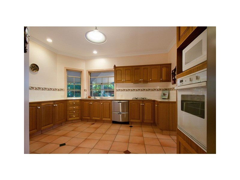 15 Karawatha Drive, Mountain Creek QLD 4557