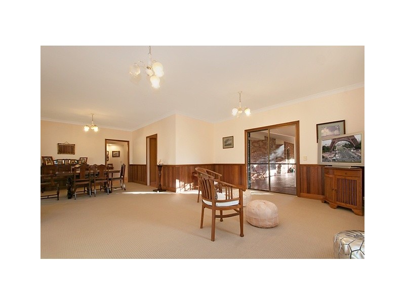 15 Karawatha Drive, Mountain Creek QLD 4557