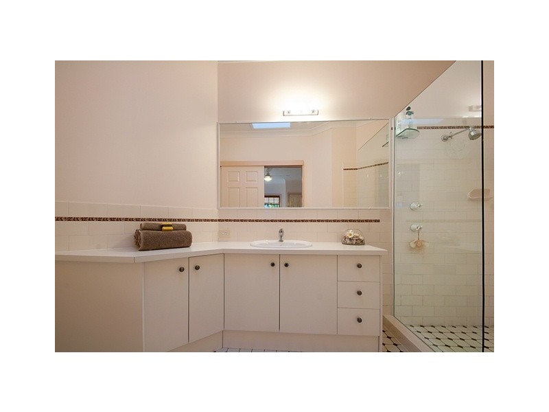 15 Karawatha Drive, Mountain Creek QLD 4557