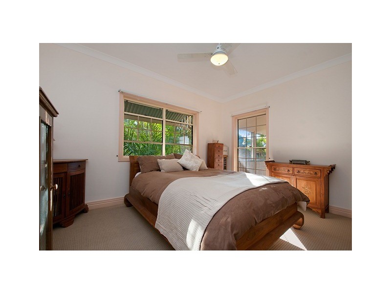15 Karawatha Drive, Mountain Creek QLD 4557