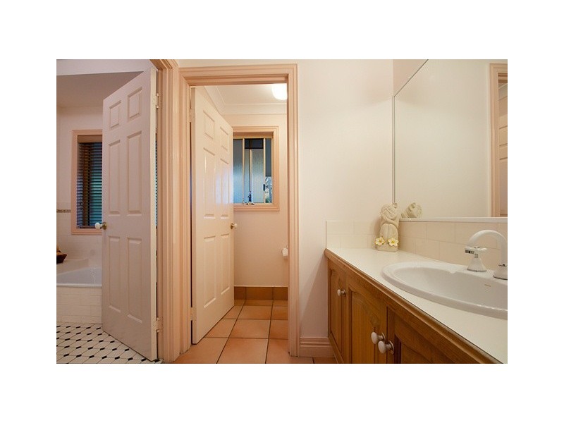 15 Karawatha Drive, Mountain Creek QLD 4557