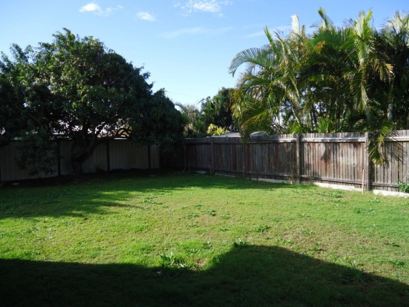 19 Bandaroo Street, Warana QLD 4575