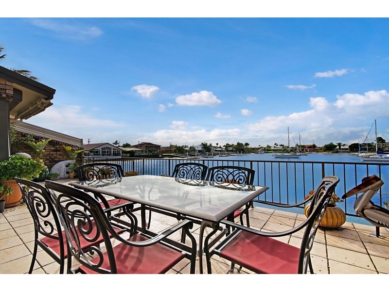 Unit 2 ‘Amelia Place’ 11 – 13 Carinya Street, Mooloolaba QLD 4557