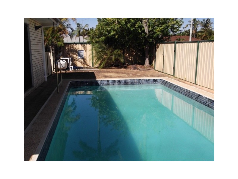 1 Otama Court, Warana QLD 4575