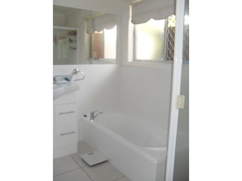 25 Tarwarri Crescent, Mooloolaba QLD 4557