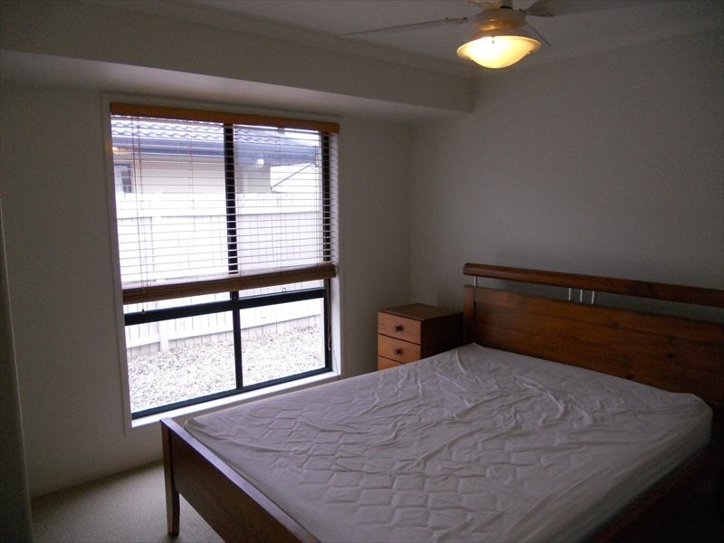 20 Maldives Place, Kawana Island QLD 4575