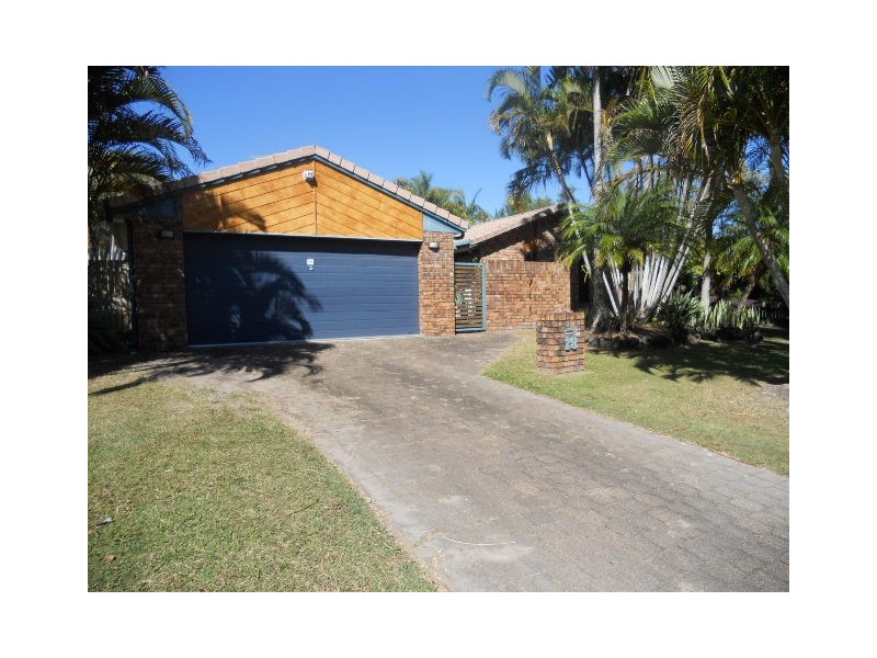 18 Lurnea Cres, Mountain Creek QLD 4557