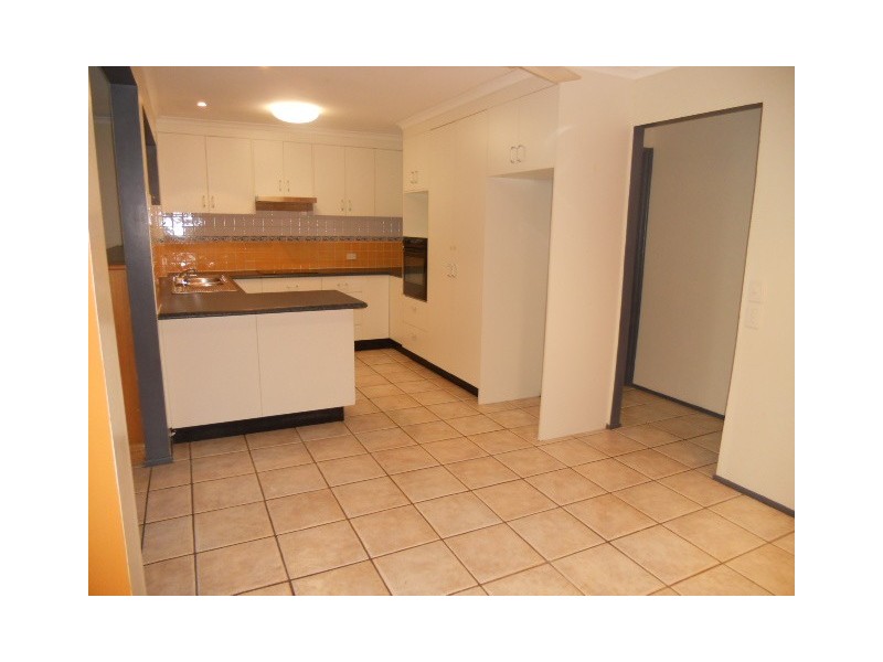 18 Lurnea Cres, Mountain Creek QLD 4557