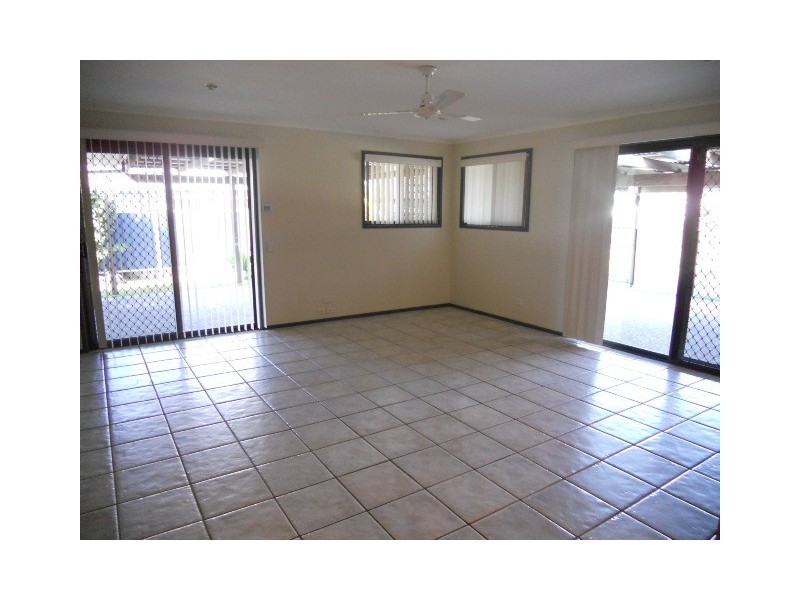 18 Lurnea Cres, Mountain Creek QLD 4557