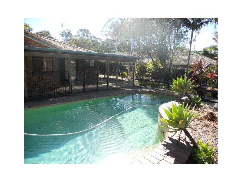 18 Lurnea Cres, Mountain Creek QLD 4557