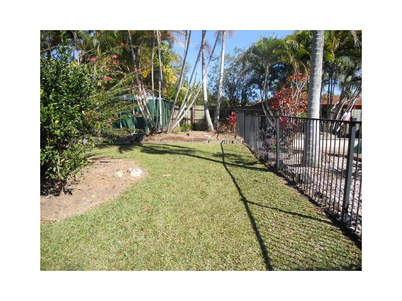 18 Lurnea Cres, Mountain Creek QLD 4557