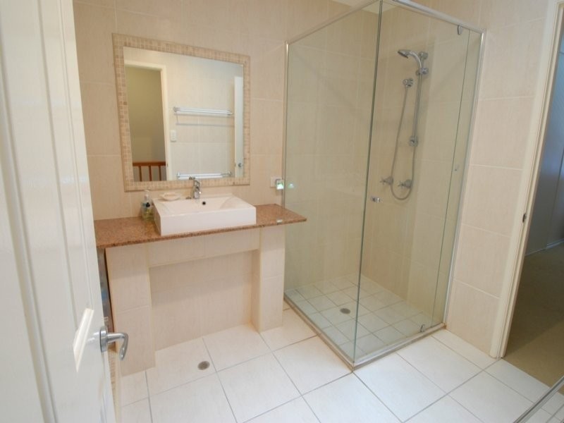 2/32 Kalinda Avenue, Mooloolaba QLD 4557