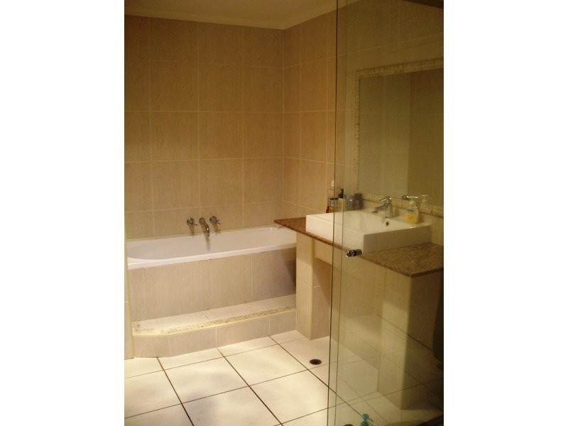 2/32 Kalinda Avenue, Mooloolaba QLD 4557