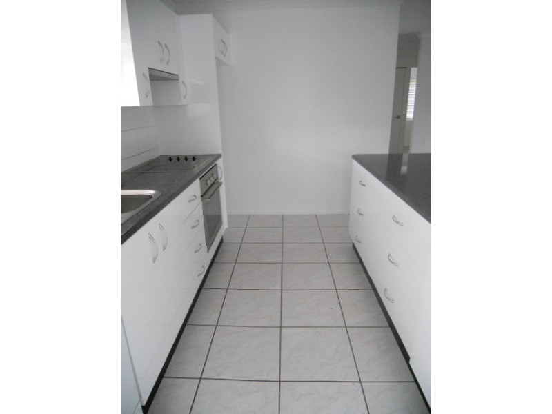 37 Lawrence St, Mooloolaba QLD 4557