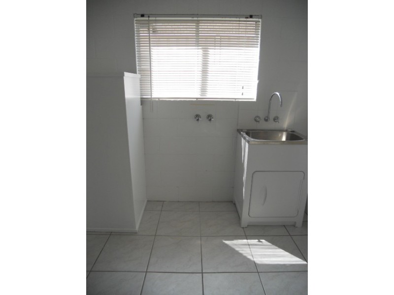 37 Lawrence St, Mooloolaba QLD 4557