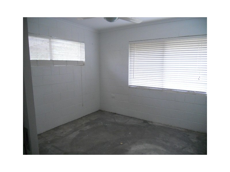 37 Lawrence St, Mooloolaba QLD 4557