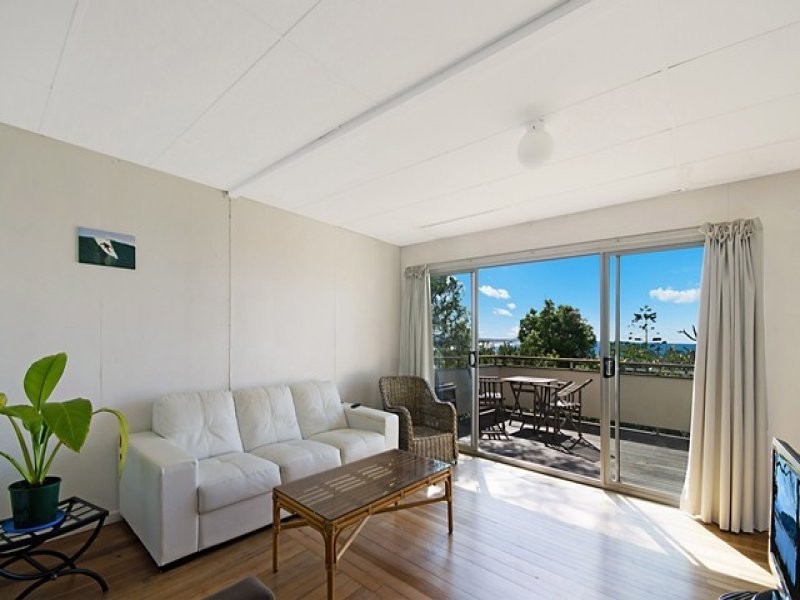 32 Buderim Avenue, Alexandra Headland QLD 4572