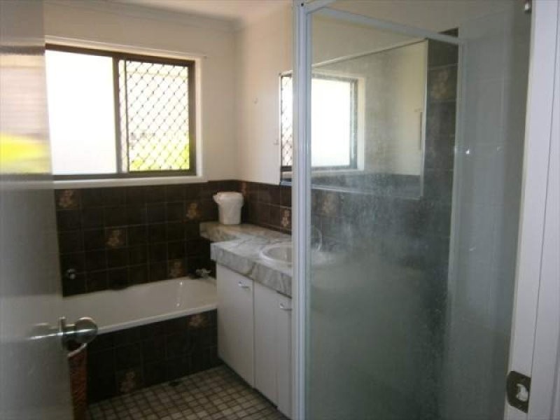 24 Saleng Crescent, Warana QLD 4575