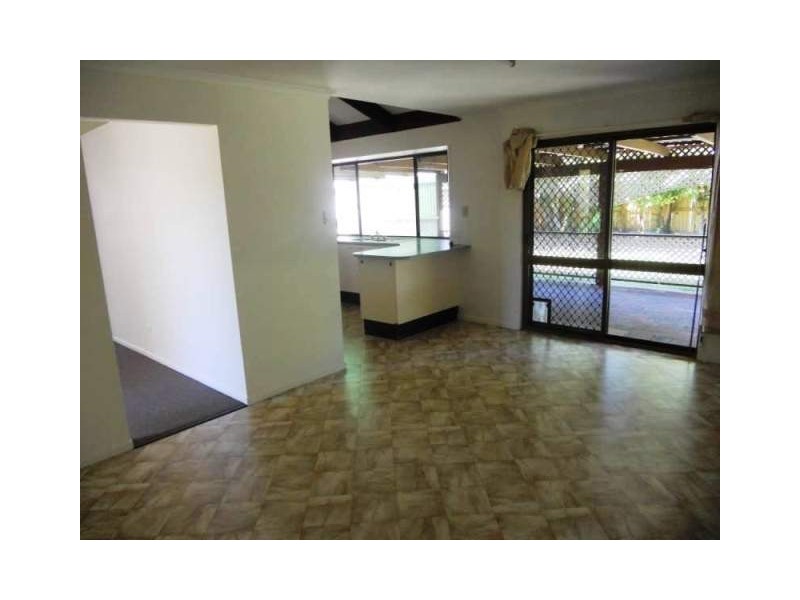 24 Saleng Crescent, Warana QLD 4575