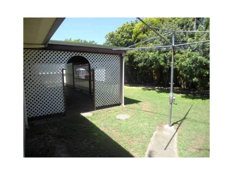 24 Saleng Crescent, Warana QLD 4575